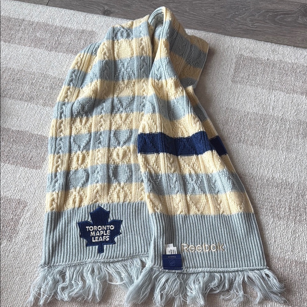 Reebok Light Blue and Cream Striped Scarf